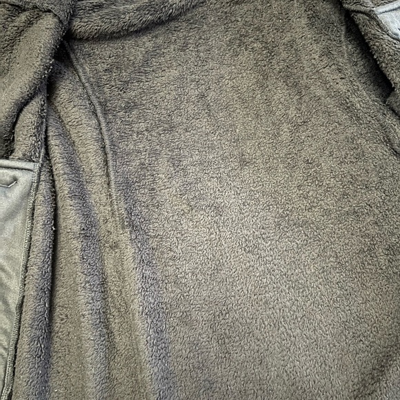 The North Face Fuzzy Black Fleece Jacket - Picture 11 of 13